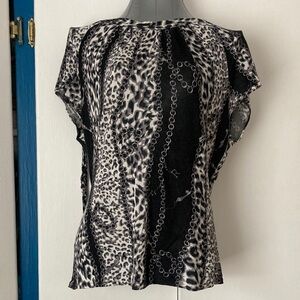 Chic Black and White Women's Top M